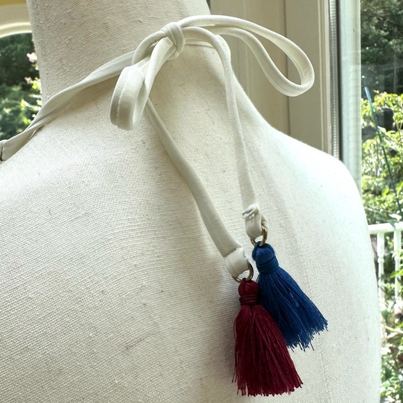 Gibson Latimer S NWT Gorgeous Embroidered White One-Piece Tie Neck Swimsuit - Picture 7 of 12